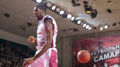 Деметрис Николс («Красные Крылья»)