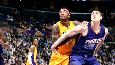 Украинский центровой Алекс Лэнь поучаствовал в победе «Финикса» над «Лейкерс» Украинский центровой Алекс Лэнь поучаствовал в победе «Финикса» над «Лейкерс»