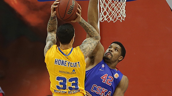 «Армейцы» одержали третью победу в серии с «Химками»