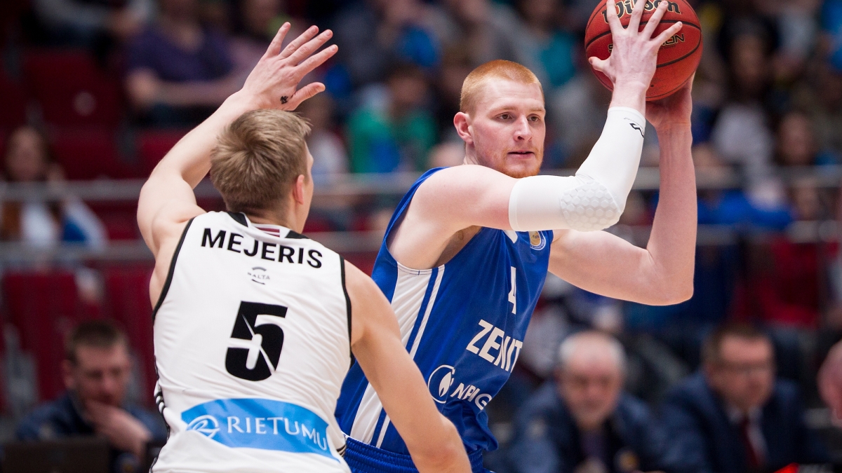 «Зенит» обыграл ВЭФ и во втором матче серии