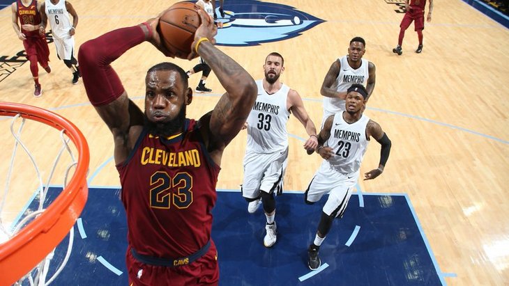 Леброн Джеймс