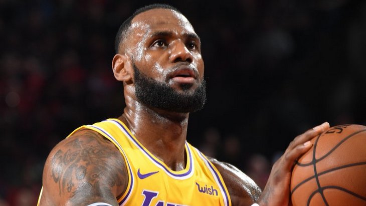 Леброн Джеймс