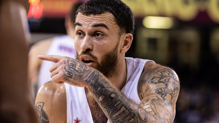 Майк Джеймс