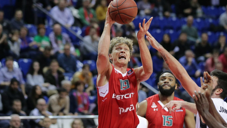 «Локомотив-Кубань» продлил серию