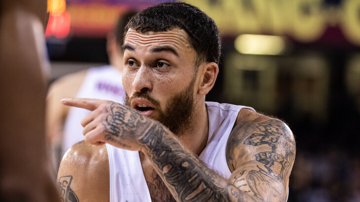 Майк Джеймс