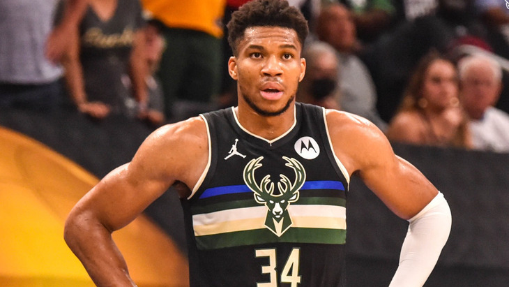 Яннис Адетокунбо