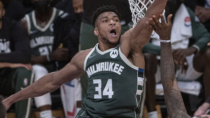 Яннис Адетокунбо