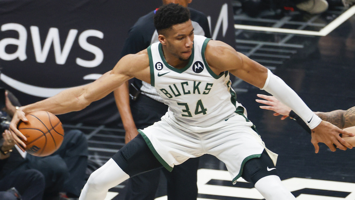 Яннис Адетокунбо