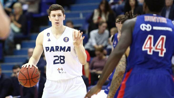 Разыгрывающий «Пармы» Александр Платунов