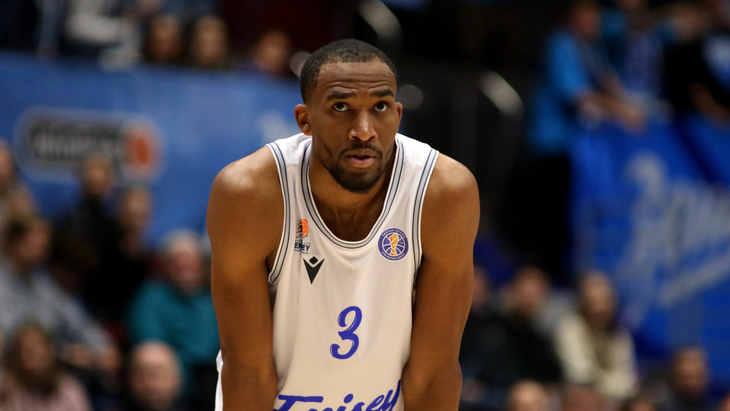 Джеремайя Мартин стал самым результативным в матче