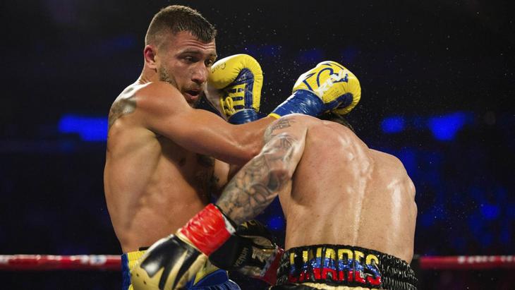 Василий Ломаченко в бою с Хорхе Линаресом