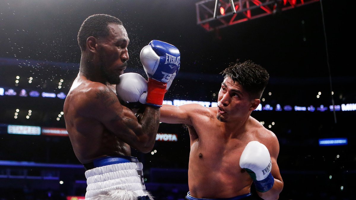 Гарсия победил Истера