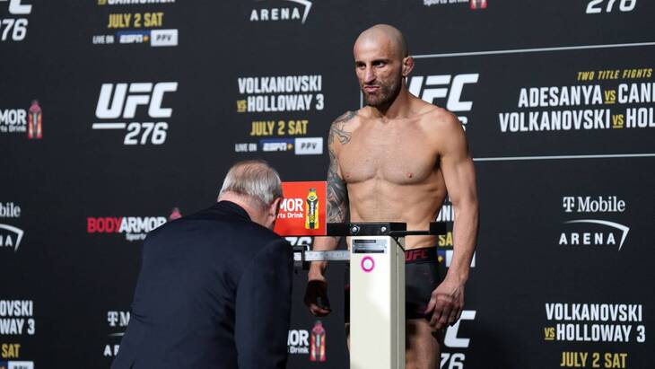 Александр Волкановски