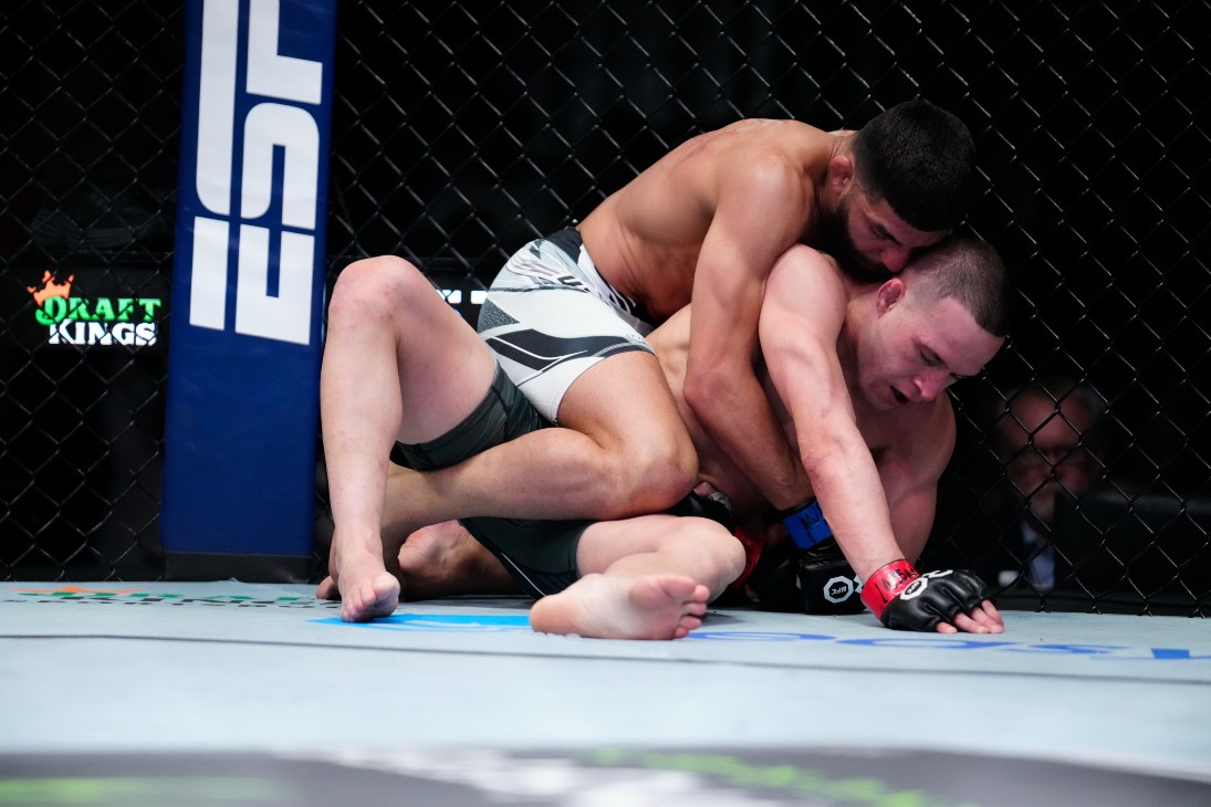 Амир Альбази против Кая Кара-Франца