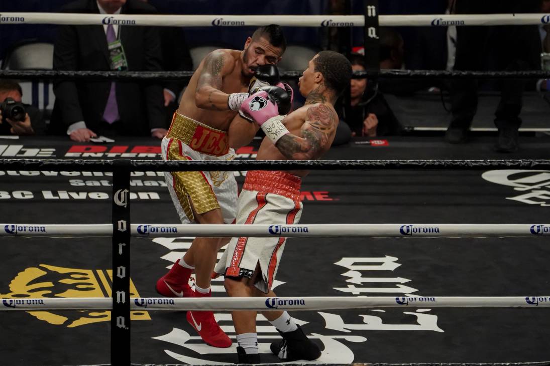 Хесус Куэльяр против Джервонты Дэвиса