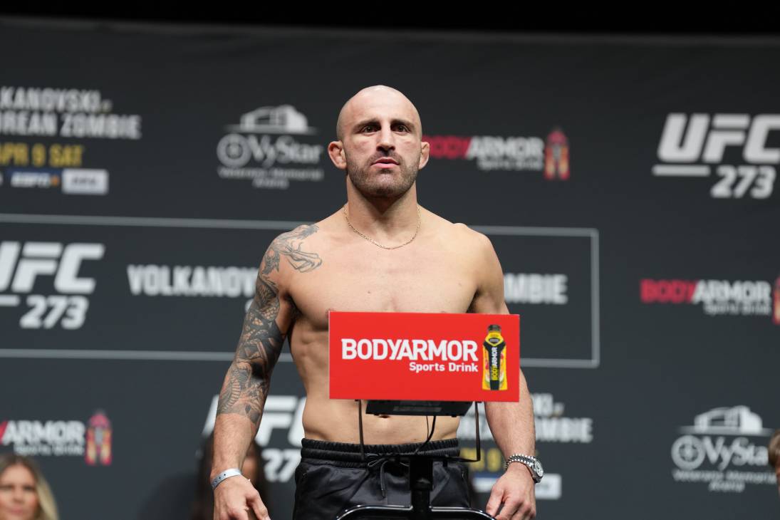 Александр Волкановски