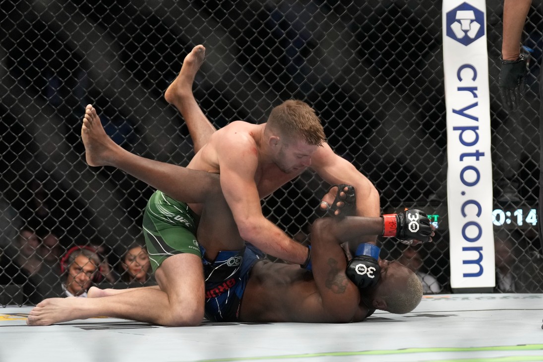 Дрикус Дю Плесси против Дерека Брансона