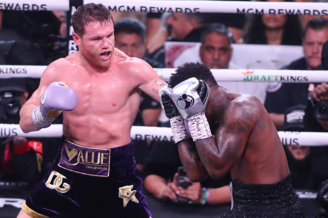 Сауль Альвареса против Джермелла Чарло