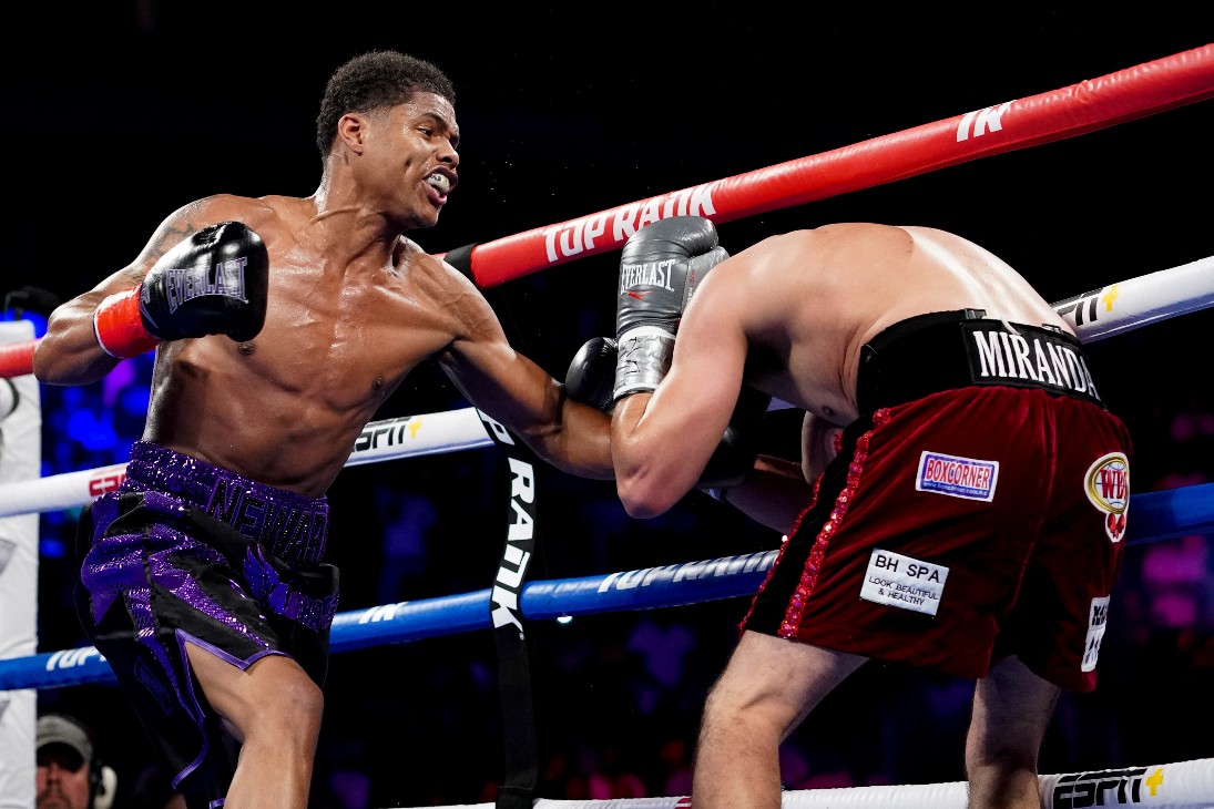 Шакур Стивенсо (слева)