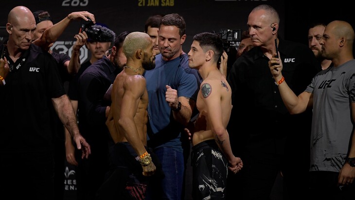 Дейвисон Фигередо (справа)