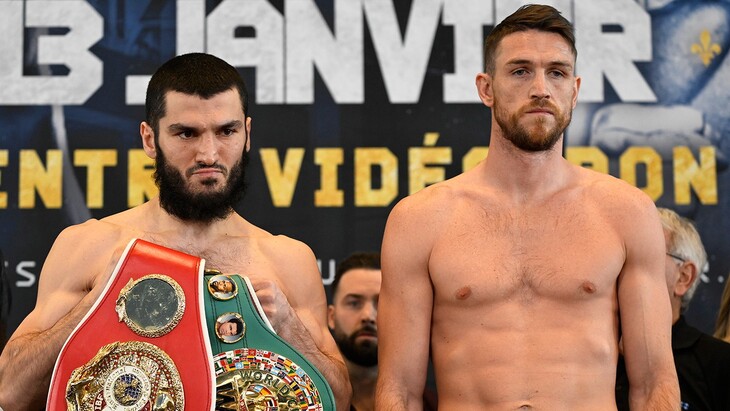 Артур Бетербиев (слева)