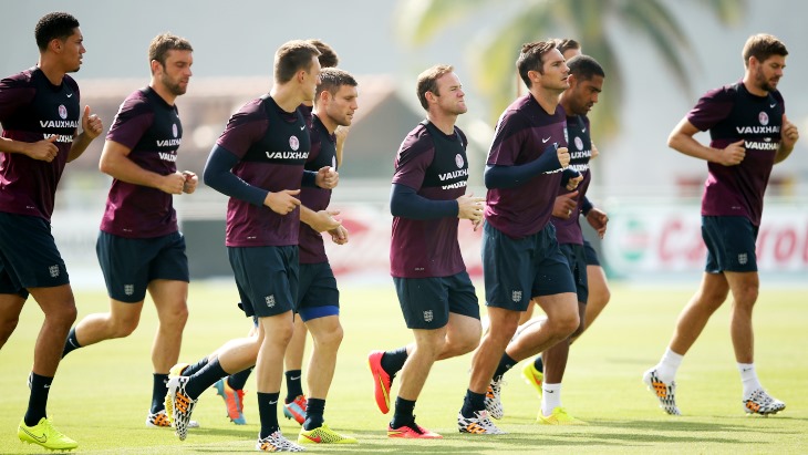 Руни и Ко готовы начать поход за титулом