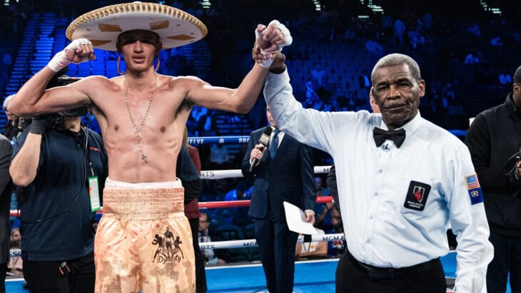 Себастьян Фундора (слева)