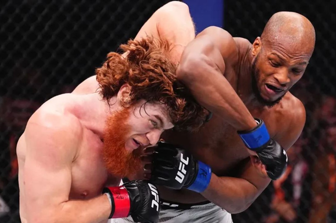 Шара Буллет против Майкла Пейджа