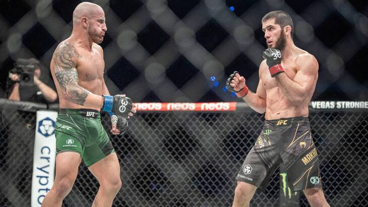 Александр Волкановски и Ислам Махачев