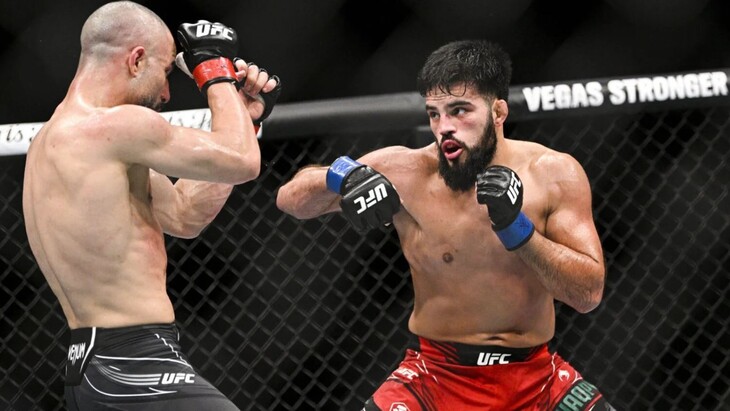 Насрат Хакпараст (справа)