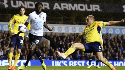 Адебайор сравнял счет в матче Адебайор сравнял счет в матче