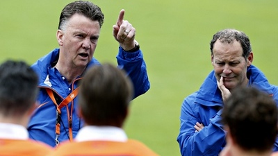 Луи ван Гал (слева)