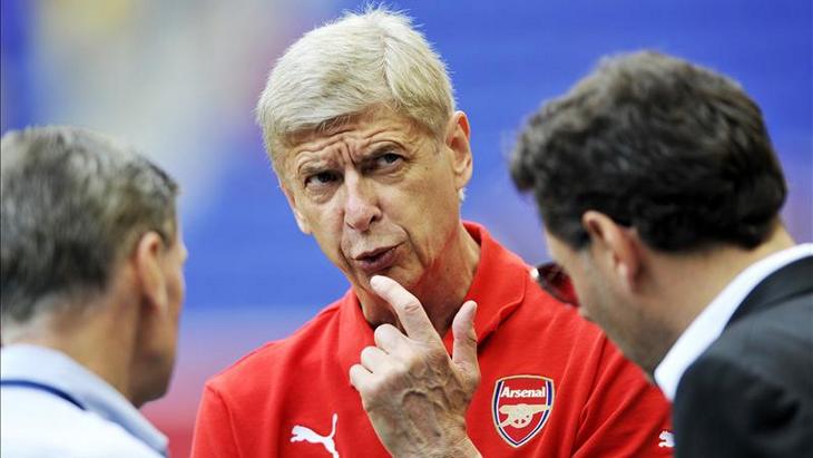 Арсен Венгер продолжает работу у руля команды
