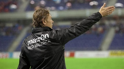 Валерий Карпин