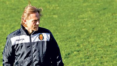 Валерий Карпин