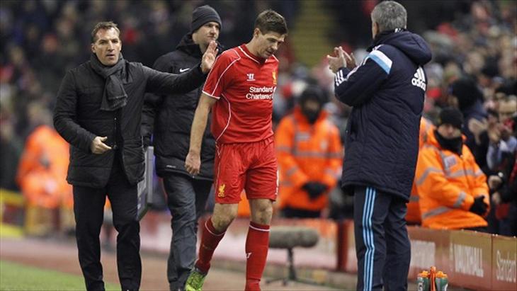 Жозе Моуринью (справа) так и не убедил Джеррарда присоединиться к его командам