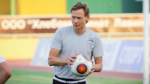 Валерий Карпин