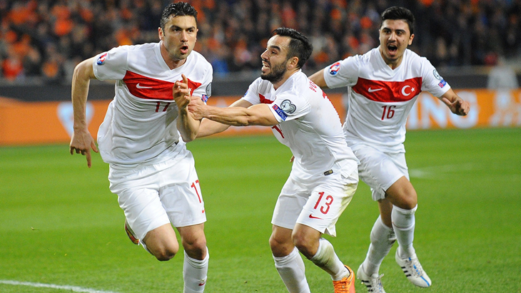 Турция может оставить Голландию за бортом Евро-2016