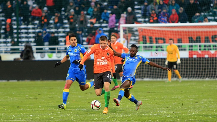 «Ростов» одержал волевую победу в Екатеринбурге