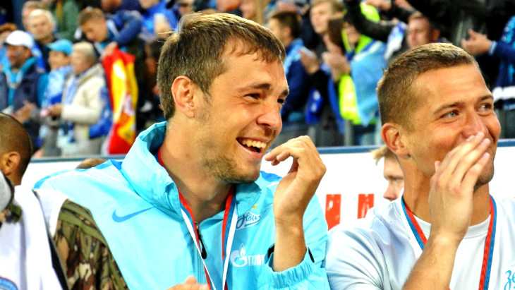 Артем Дзюба уже успел выиграть с «Зенитом» один трофей Артем Дзюба уже успел выиграть с «Зенитом» один трофей