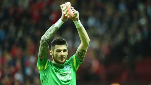 Денис Бойко