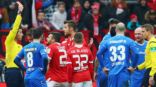 Красная карточка для Донати