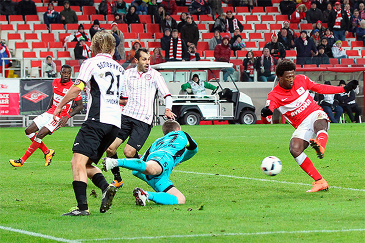 Зе Луиш в атаке