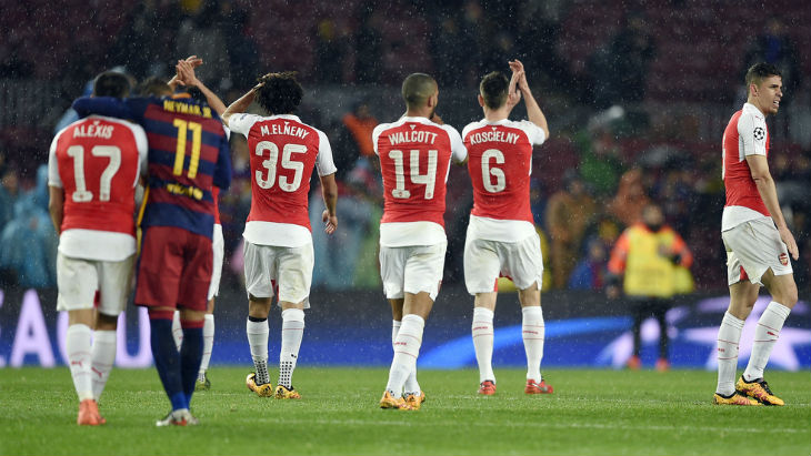 Неймар утешает Алексиса Санчеса