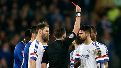 Диего Коста получил красную карточку