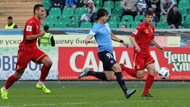 Павел Яковлев забивает гол