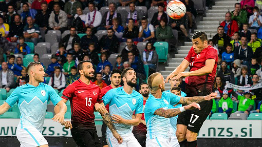 Бурак Йилмаз забивает гол