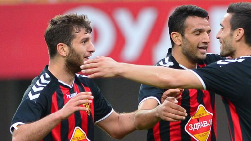 Оганес Амбарцумян (слева)