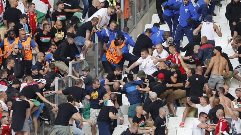 Стычка фанатов на «Велодроме»