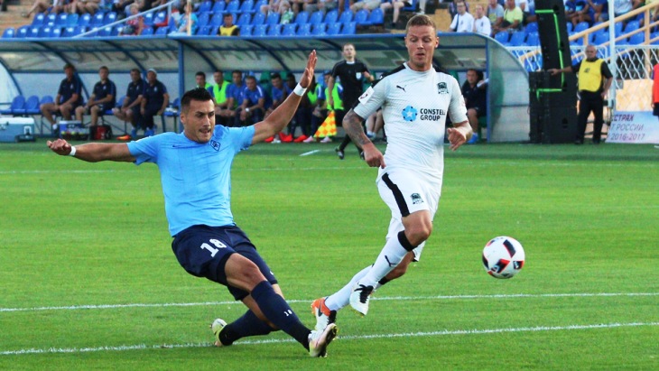 «Крылья» отобрали очки у лидера чемпионата